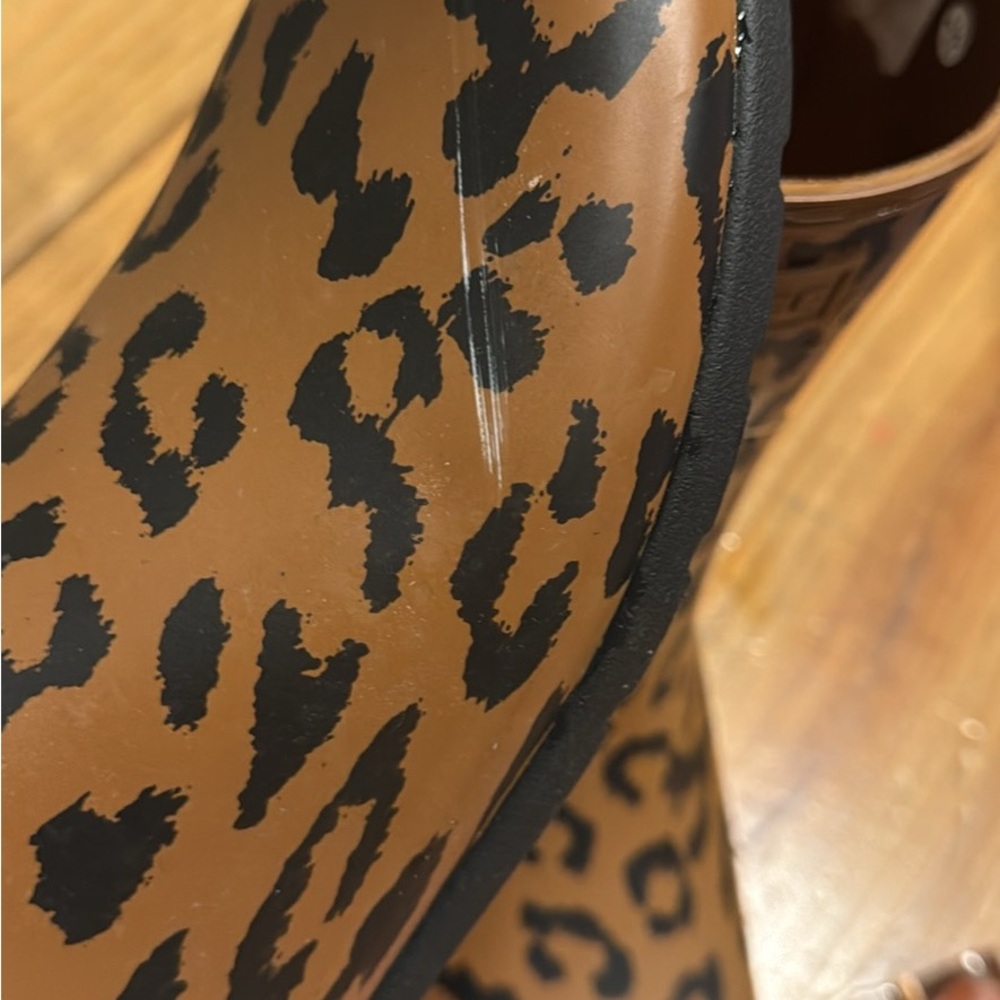 Hunter Women's Brown Leopard Rain Boots - Picture 4 of 5